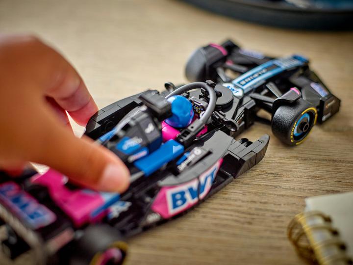 Image du produit LEGO BWT Alpine F1 Team A524 Voiture de course (77248, LEGO Speed Champions)