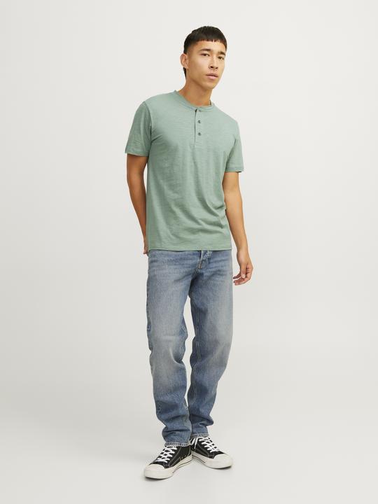Immagine prodotto Jack & Jones T-shirt monocolore con colletto da nonno (M)