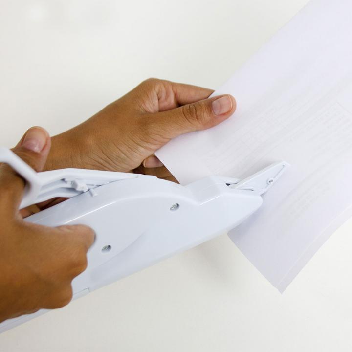 Immagine prodotto Genius Ideas Forbici automatiche, a batteria, per tagliare con precisione tessuti e carta (22.50 cm)