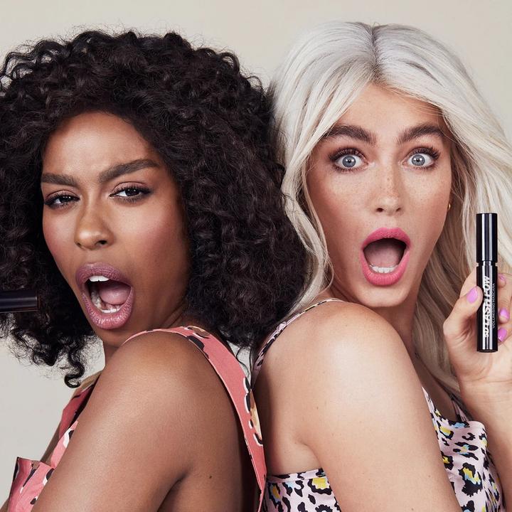 Actual product image Makeup Revolution 5D Lash Pow Mascara - black 12.2ml (Black, Super Black)