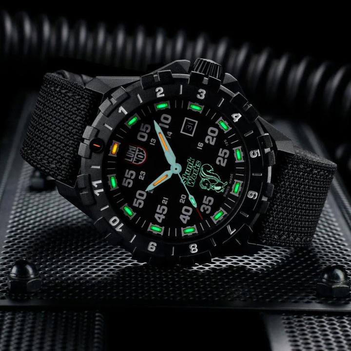 Image du produit Luminox F-117 Nighthawk 6440 Series Skunk Works Heritage (Horloge analogique, Swiss Made, 44 mm)