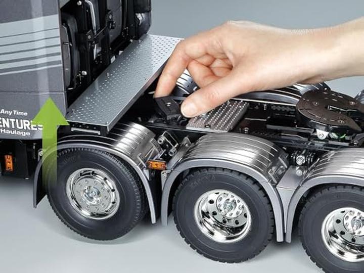 Actual product image Tamiya 1/14 RC Scania 8x4/4 Gun Metal (Kit)