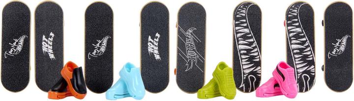 Actual product image Hot Wheels Skate Bundle Of Tony Hawk-themed Fingerboards And Shoes