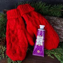 Produktbild Accentra Handpflegeset LA BELLE FEMME NOEL in Geschenkbox, inkl. 60ml Hand- & Nagelcreme, Strick-Handschuhe ( (Manicure set)