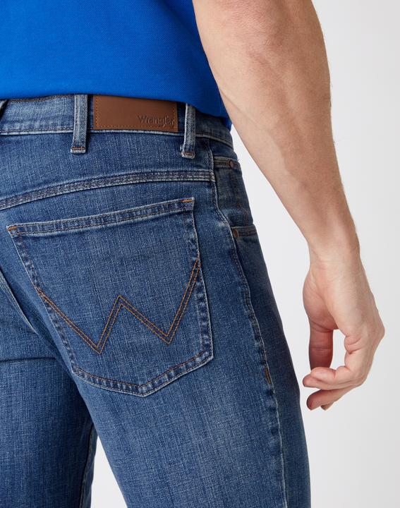 Produktbild Wrangler Jeans Regular Fit Authentic Straight (32)
