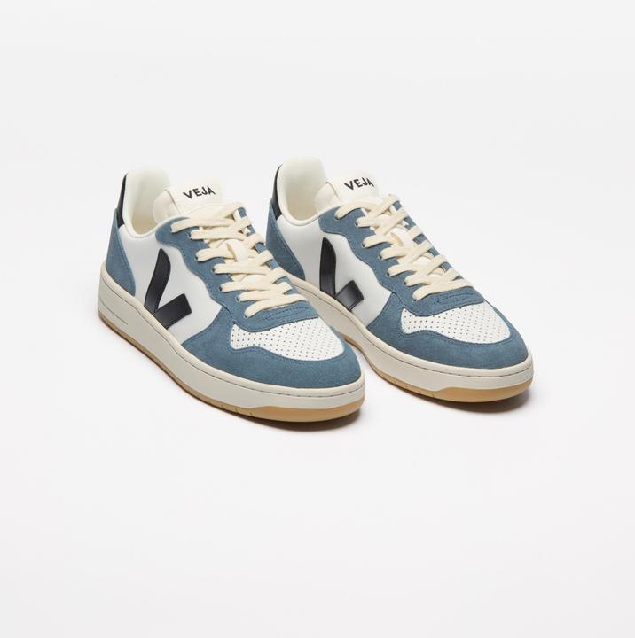 Actual product image Veja V10 (37)