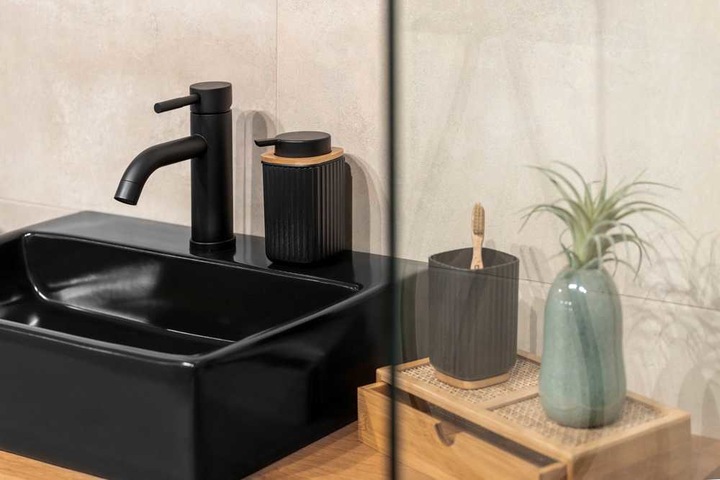 Actual product image Wenko Rotello