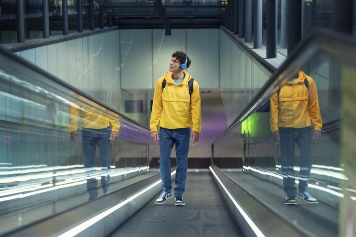 Produktbild Philips BASS+ On-Ear-Funkkopfhörer TAH4205BL (keine Geräuschunterdrückung, 29 h, Kabellos)