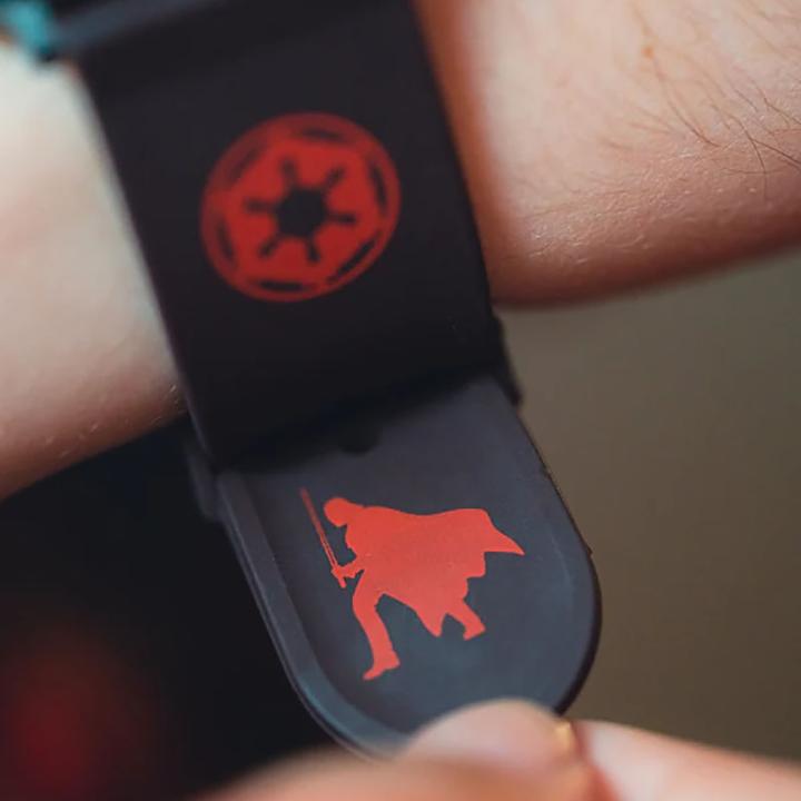 Immagine prodotto Moby Fox Bracciale Smartwatch Star Wars Darth Vader Lightsaber 22 mm (22 mm, Acciaio inossidabile, Silicone)