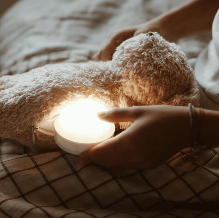 Productafbeelding Moonie The organic Humming Bear with Lamp Cappuccino