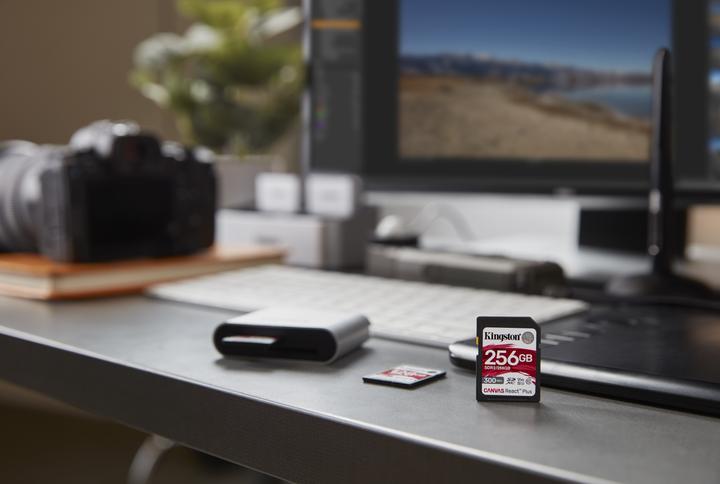 Actual product image Kingston Canvas React Plus (256 GB, SDXC, U3, UHS-II)