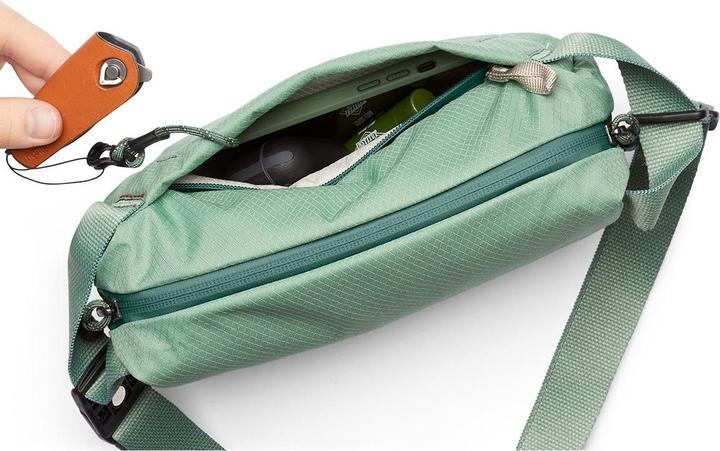 Actual product image Bellroy Lite Sling Mini Moss