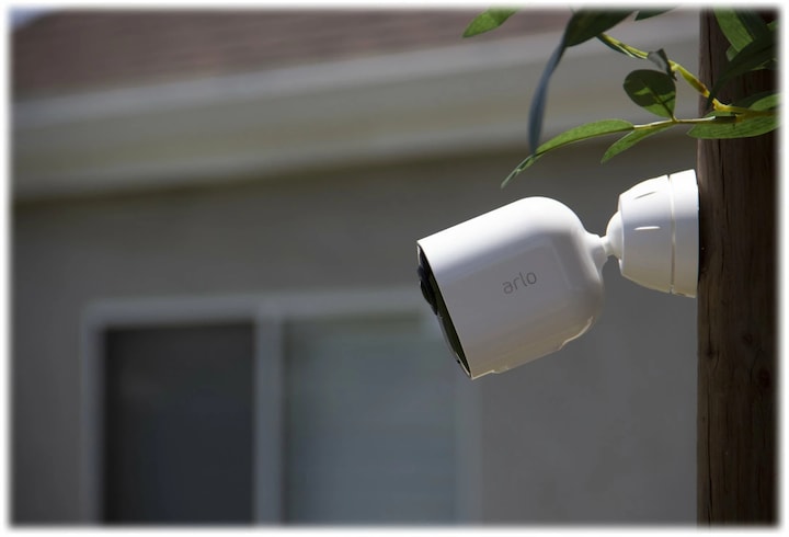 Actual product image Arlo Ultra 2 Spotlight camera, 3 kit white (3840 x 2160 pixels)