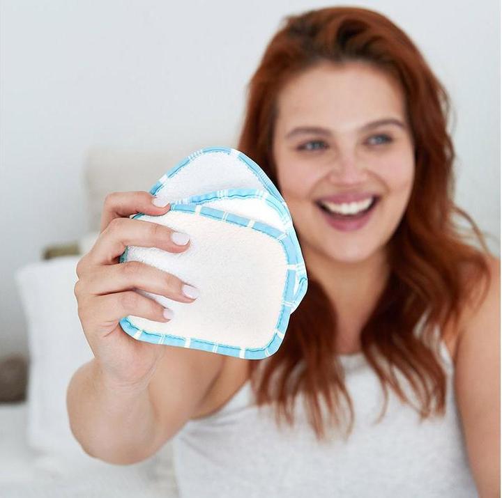 Actual product image Dock & Bay Makeup Remover Pads (Cleansing lotion)