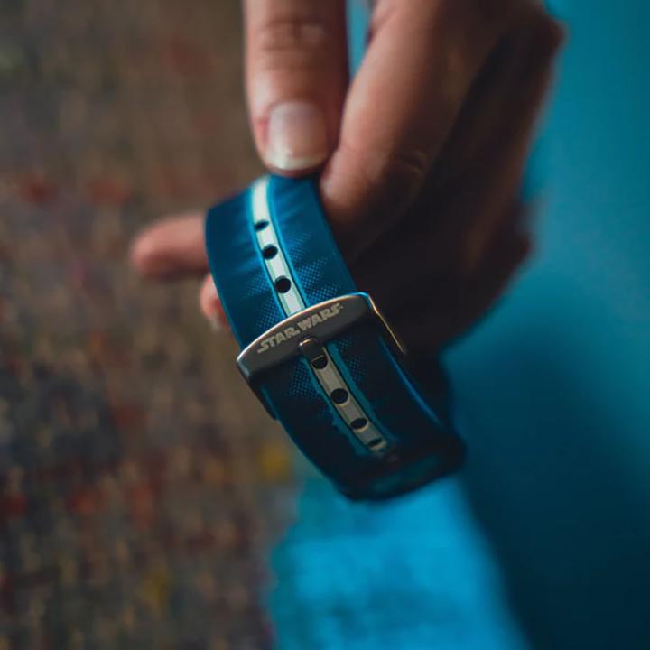 Immagine prodotto Moby Fox Bracciale Smartwatch Star Wars Darth Vader Lightsaber 22 mm (22 mm, Acciaio inossidabile, Silicone)