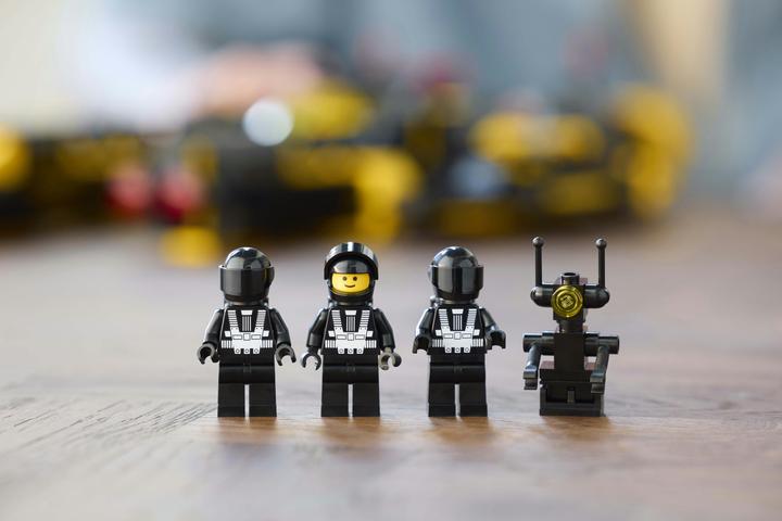 Actual product image LEGO Blacktron Renegade (10355, LEGO Icons, LEGO Rare sets)