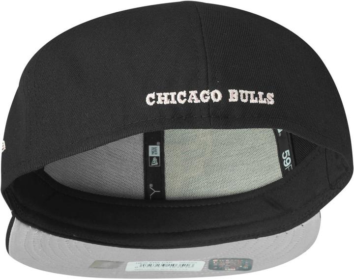 Actual product image New Era 59Fifty Fitted Cap - Chicago Bulls noir / rose (7 1/2)