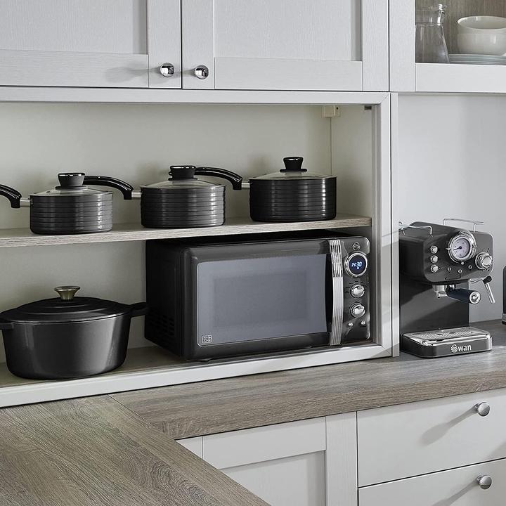 Actual product image Swan Retro Digitale Mikrowelle SM22030LBNEU, Timer und Auftaufunktion