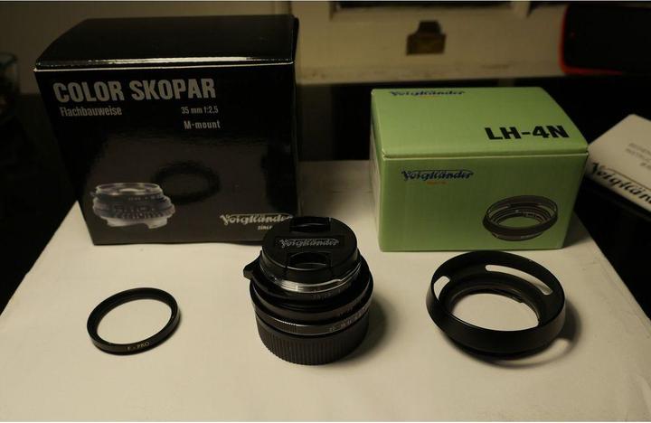 Productafbeelding Voigtländer Kleuren-Skopar 35mm / 2.5 Pannenkoek II (Leica M, Volledig formaat)