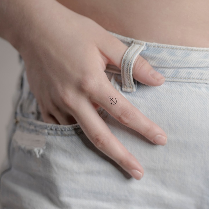 Image du produit minink Tatouage temporaire - Petite ancre minimaliste