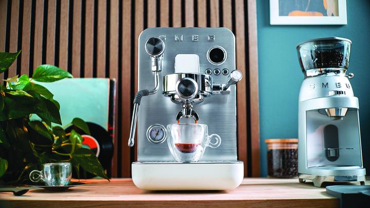 Immagine prodotto Smeg EMC02WHMEU Macchina da caffè Blanc Mat