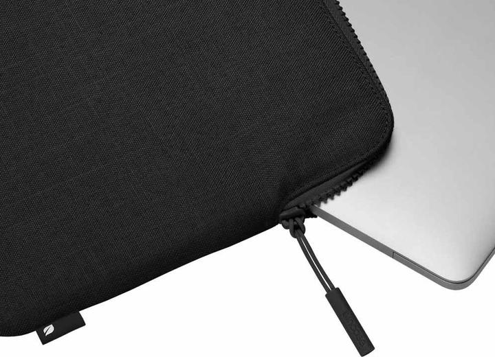 Actual product image Incase Slim (13.30", Apple)