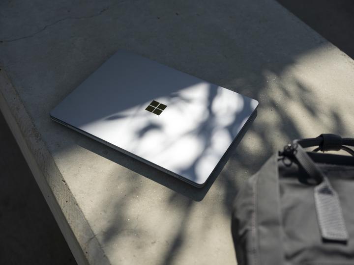 Actual product image Microsoft Surface Laptop Go (12.40", Intel Core i5-1035G1, 8 GB, 256 GB, DE)
