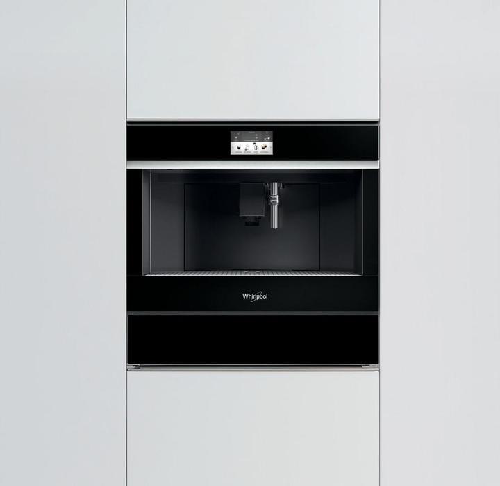 Actual product image Whirlpool W11 CM145 Fully-auto Espresso machine 2.5 L