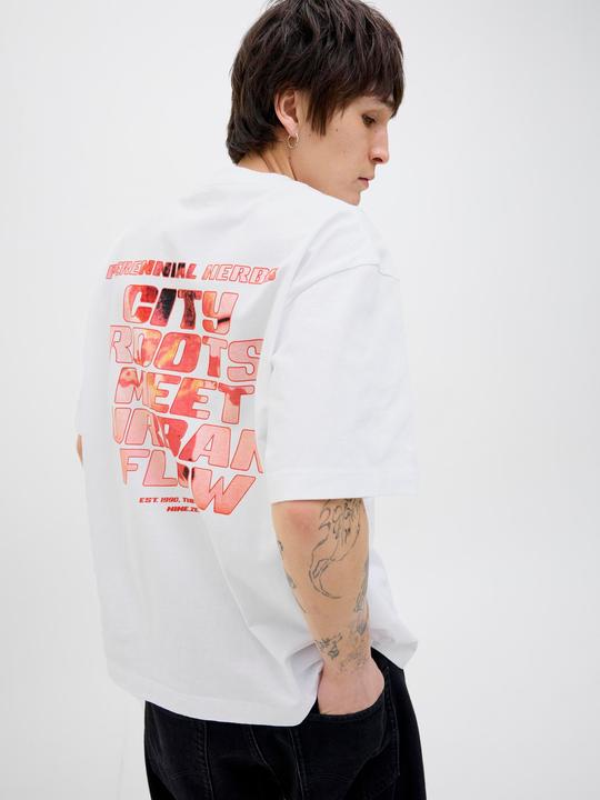 Actual product image Jack & Jones Rückenprint Rundhalsausschnitt T-shirt T-shirt (L)