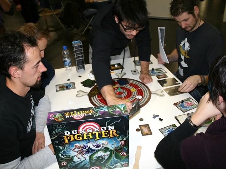 Produktbild HE415 (1 - 6 Spieler)