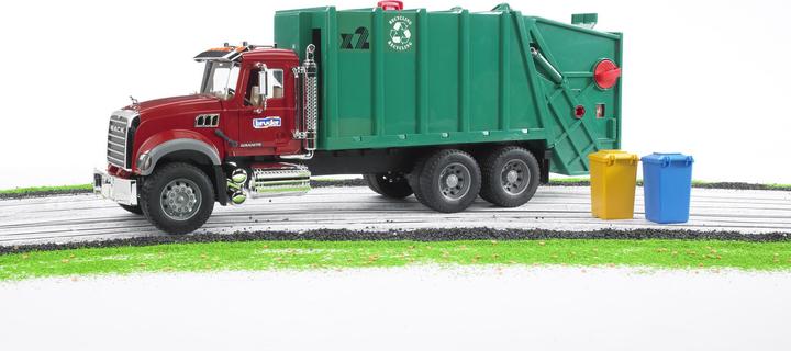 Immagine prodotto Bruder Camion della spazzatura Mack Granite