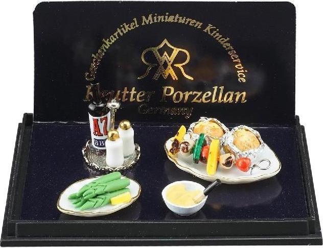 Actual product image Reutter 001.713/6 - Barbecue evening, miniature in 1:12 scale