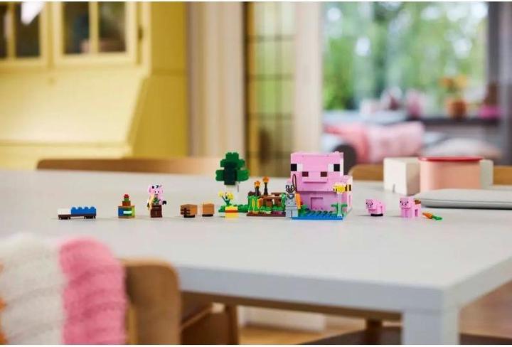 Actual product image LEGO Das Babyschwein-Haus (LEGO Minecraft)