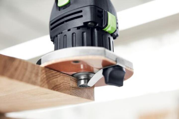Image du produit Festool Affleureuse OFK 500 Q-Plus R3 CH (Routeur de bord)