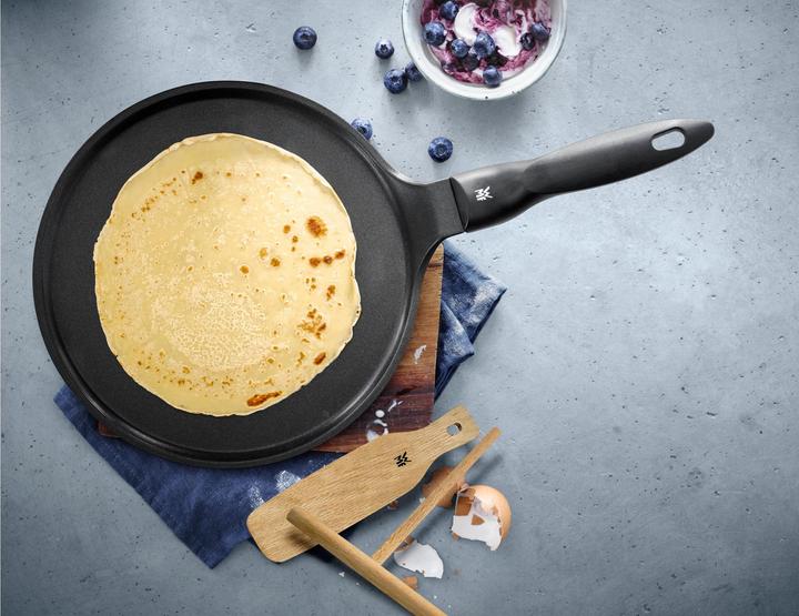 Produktbild WMF Pfanne Pfannkuchen-Pfanne Crepespfanne 27cm Induktion Aluguss beschichtet (27 cm, Crêpe Pfanne, Aluminiumguss)
