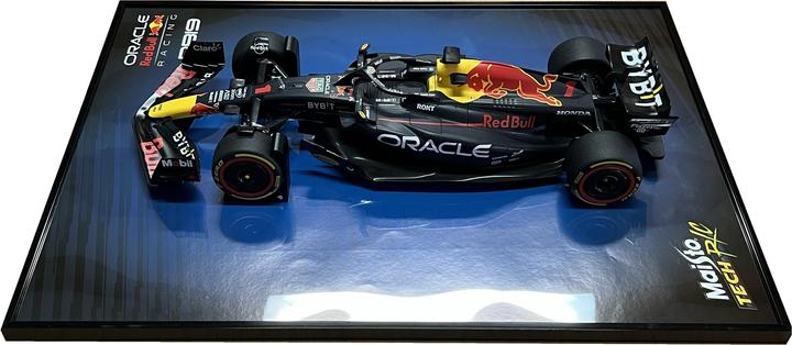 Actual product image Maisto F1 photo frame with RB model #1 Verstappen
