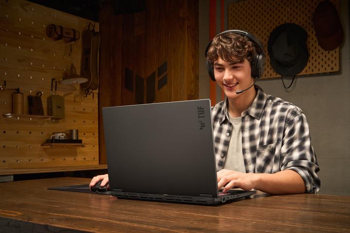 Immagine prodotto ASUS TUF Gaming A18 (18", 1000 GB, 32 GB, Inglese-international)