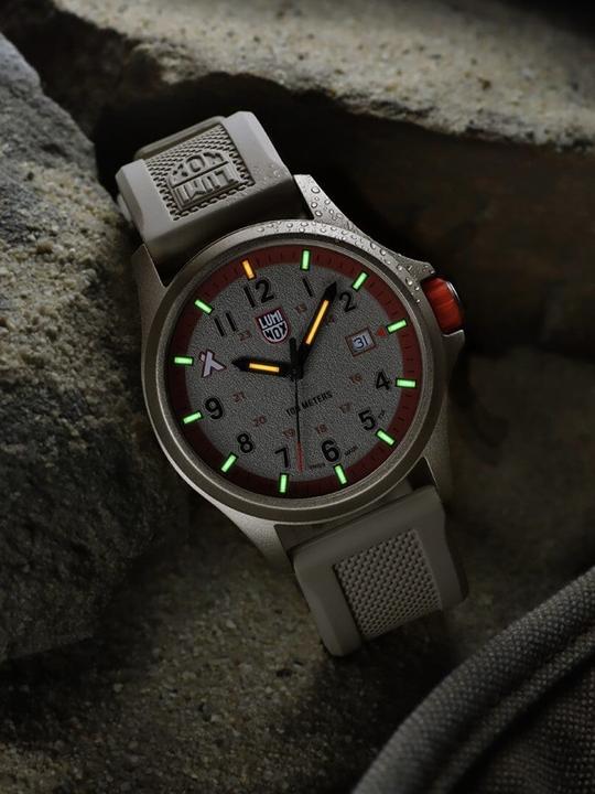 Actual product image Luminox Bear Grylls Survival 3710 Land Series (Analogue wristwatch, Swiss made, 43 mm)