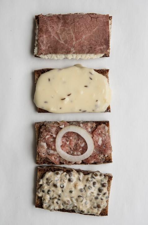 Actual product image Deutsche Tapas - Von der Küste bis zu den Alpen (German, Katharina Pflug, Manuel Kohler, 2024)