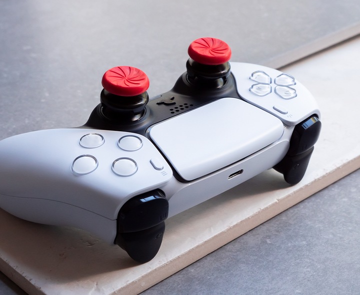 Actual product image SteelSeries FPS Freek Inferno (PS4, PS5)