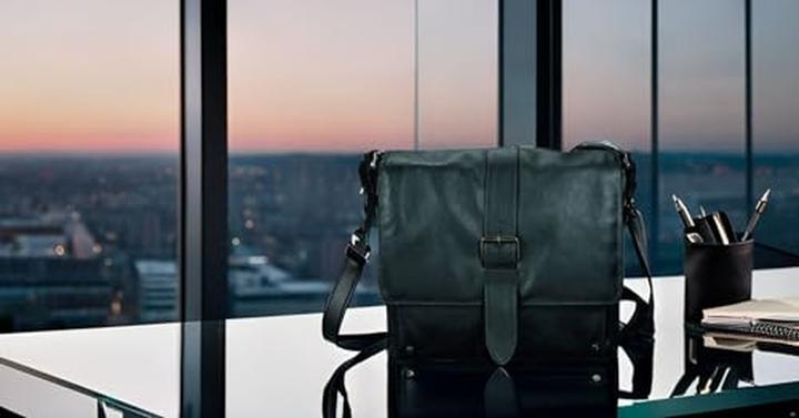 Actual product image Pridesoul JUSCHA shoulder bag brown