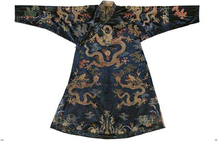 Produktbild Chinese and Central Asian Textiles (Englisch, Amy Heller, Eiren Shea, Jacqueline Simcox, Mariachiara Gasparini, 2025)