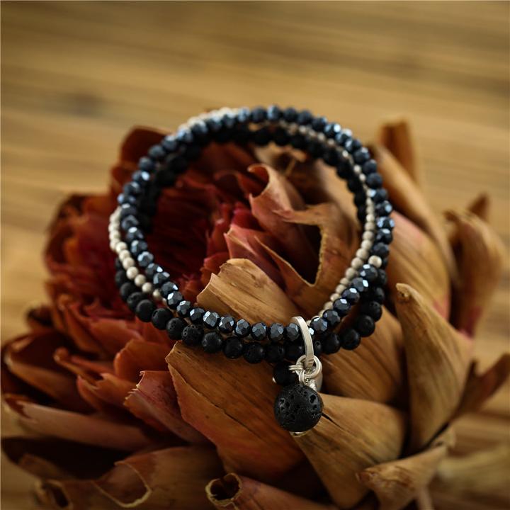 Actual product image Andreani Armband mit Anhänger aus echten Lavasteinen (8 cm)