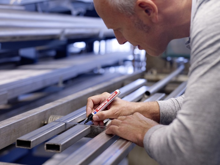 Produktbild Edding 3000 Permanentmarker farbsortiert 1,5 - 3,0 mm, 4 St. (Sortiert, 3 mm, 4 x)