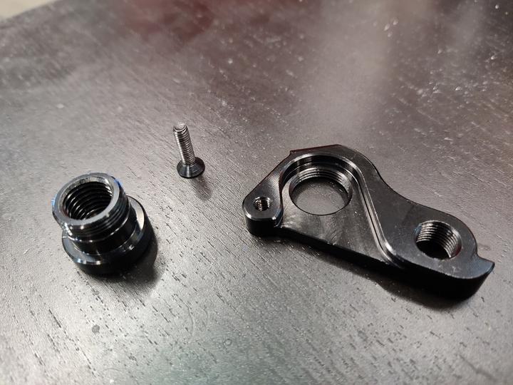 GZR Progressive-e CF vaihtajan korvake, varaosa