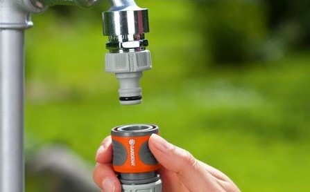 Actual product image Gardena Premium cleaning syringe set