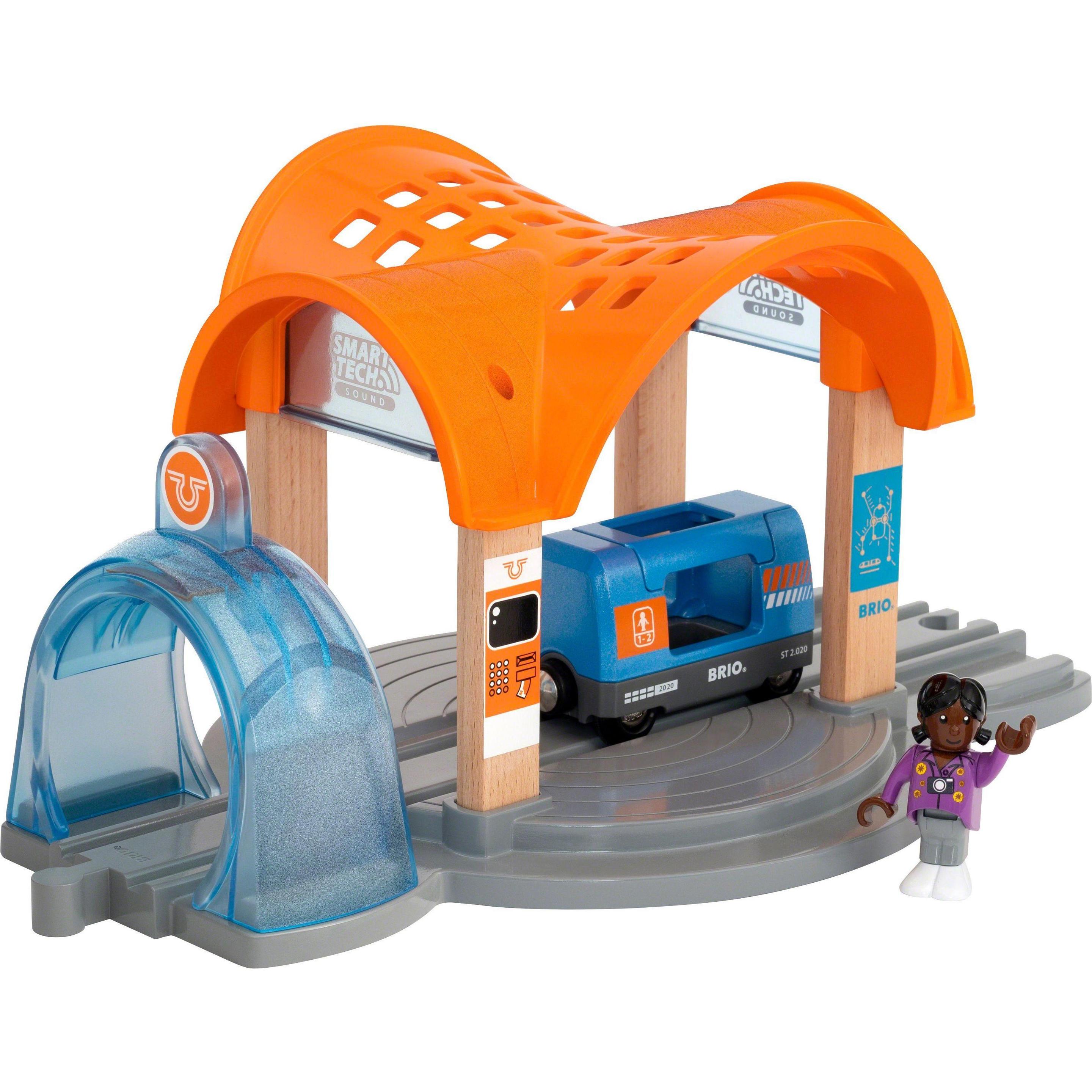 Brio Smart Tech Sound Bahnhof mit Action Tunnel