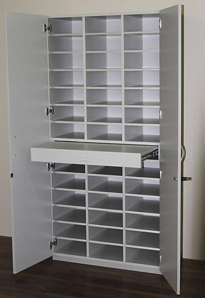 Produktbild eurokraft pro Sortierschrank mit Flügeltüren und Sortiertisch (91.5 x 44 x 186.5 cm)