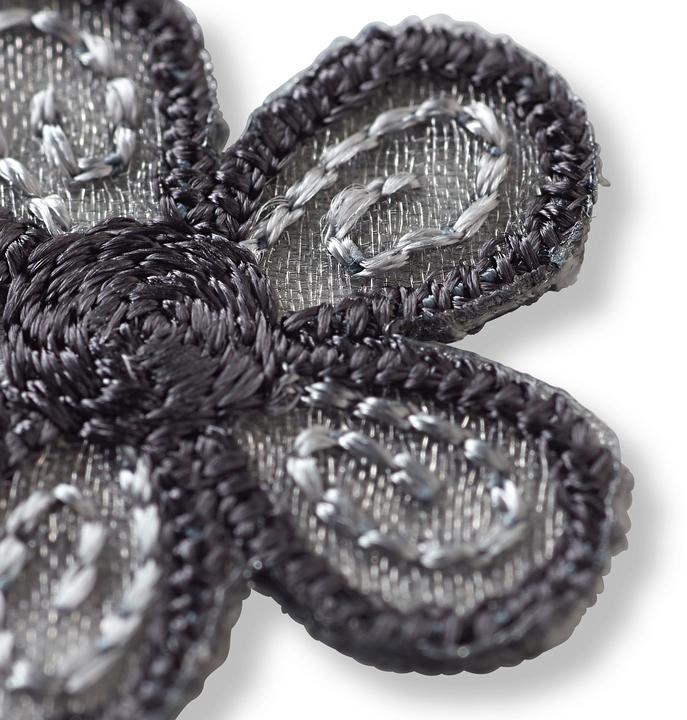 Actual product image Prym Application selfcl. Flowers black/light, 4 pcs. (4 pcs.)