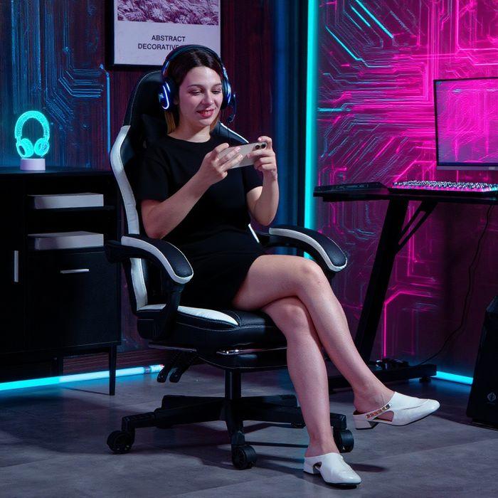 Produktbild Swisshandel24 Gaming-Stuhl mit Fussstütze, Kopfstütze & Kissen, Kunstleder, Metall, Kunststoff, Schwarz+Weiss